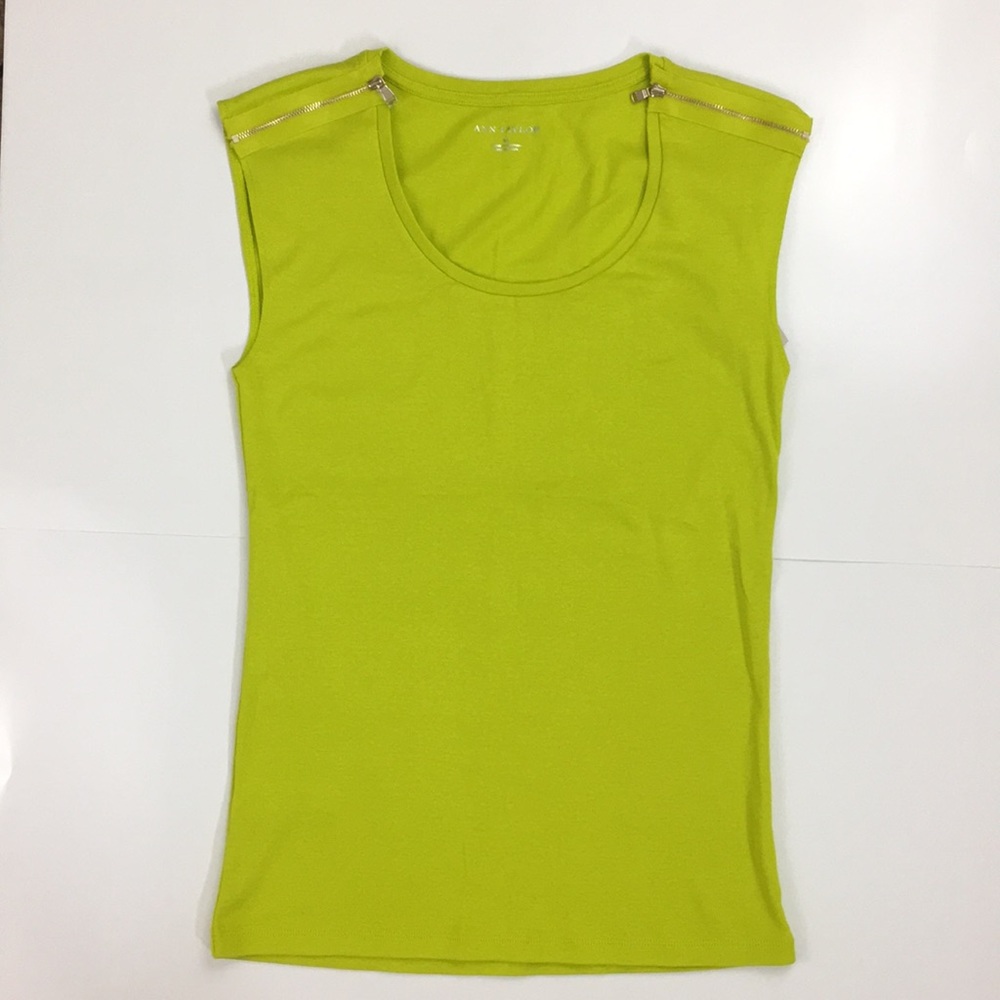 ❤️• Ann Taylor Cotton Tee •